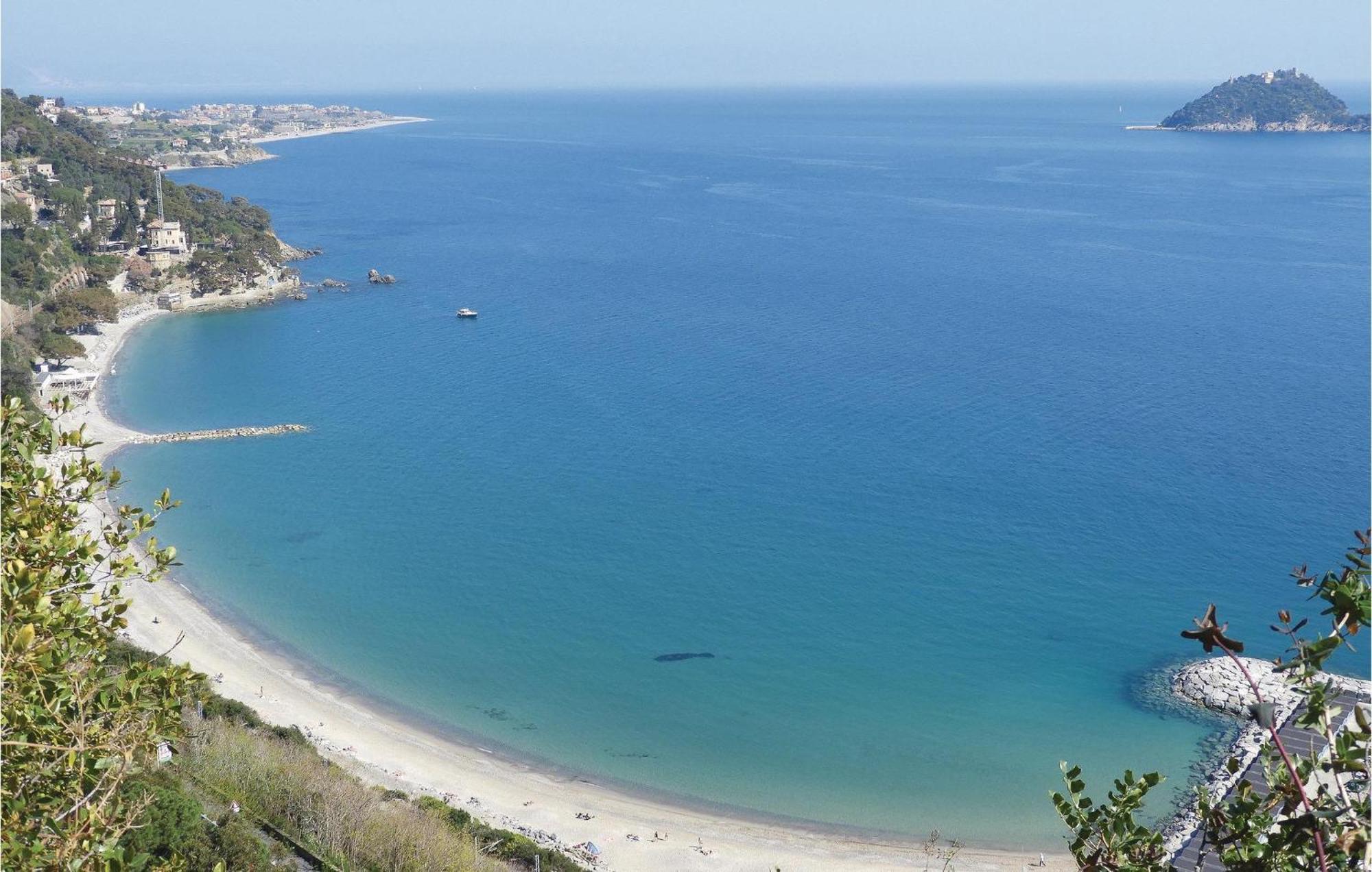Amazing Apartment In Albenga With Wifi Bagian luar foto